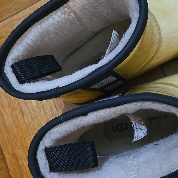 UGG Mini Clear Rain Boots - Picture 12 of 14